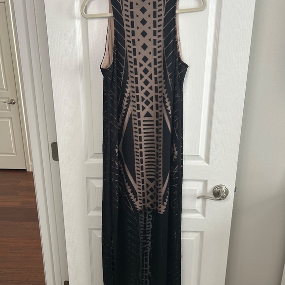 Geometric Print Sleeveless Maxi Dress | Modern Statement - Picture 3 of 4